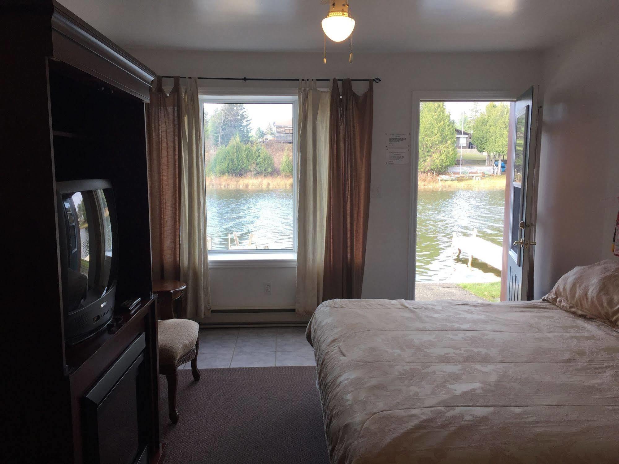 Sauble River Marina And Lodge Resort Sauble Beach Εξωτερικό φωτογραφία